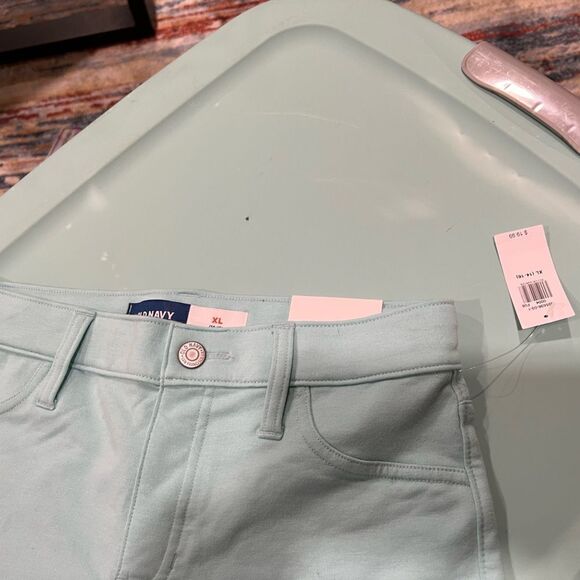 Girls stretch shorts   - Picture 3 of 3